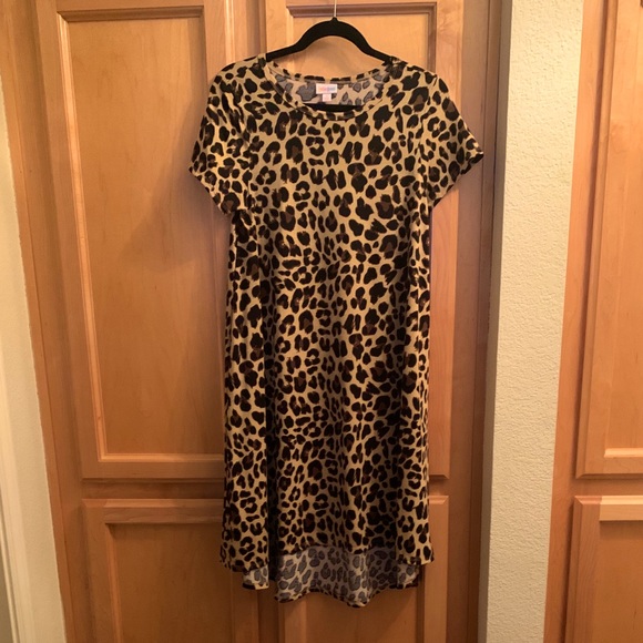 LuLaRoe Dresses & Skirts - LuLaRoe Leopard print Carly dress size small